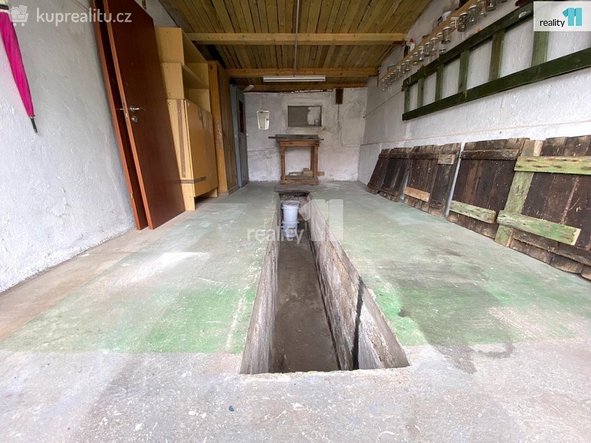 Prodej  garáže 23 m^2 Dlouhá, Karlovy Vary 