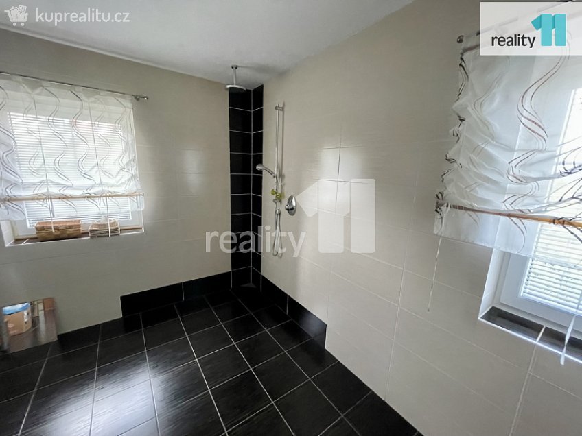 Prodej  rodinného domu 200 m^2 Pod Vrchem, Jenišov 