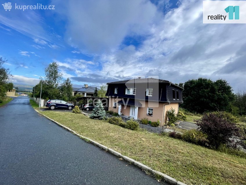 Prodej  rodinného domu 200 m^2 Pod Vrchem, Jenišov 