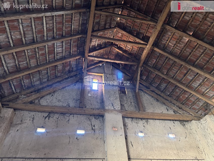Prodej  rodinného domu 975 m^2 Pnětluky, Pnětluky 