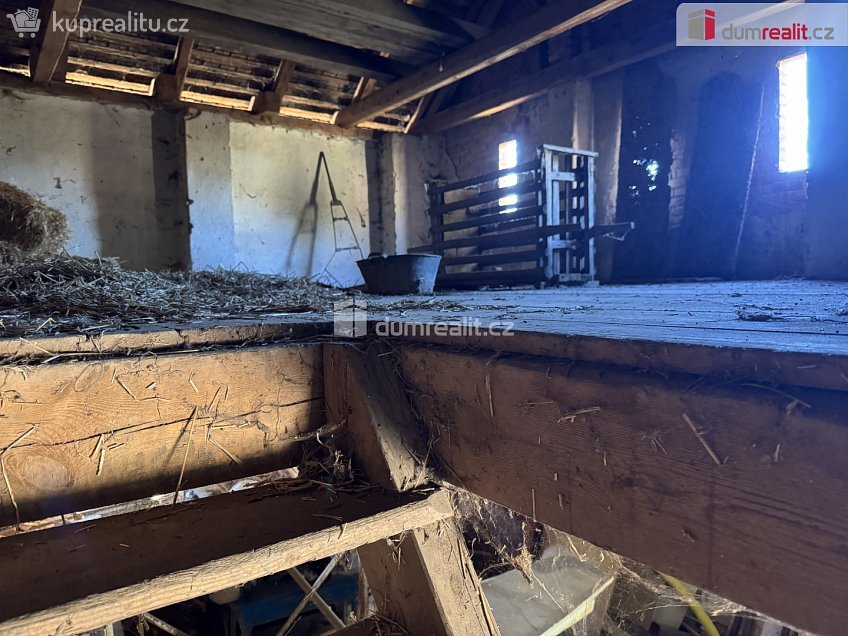 Prodej  rodinného domu 975 m^2 Pnětluky, Pnětluky 