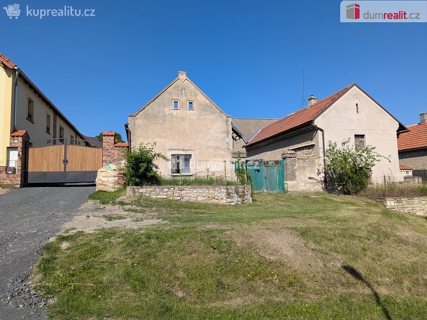 Prodej  rodinného domu 307 m^2 Na Karlově, Peruc 
