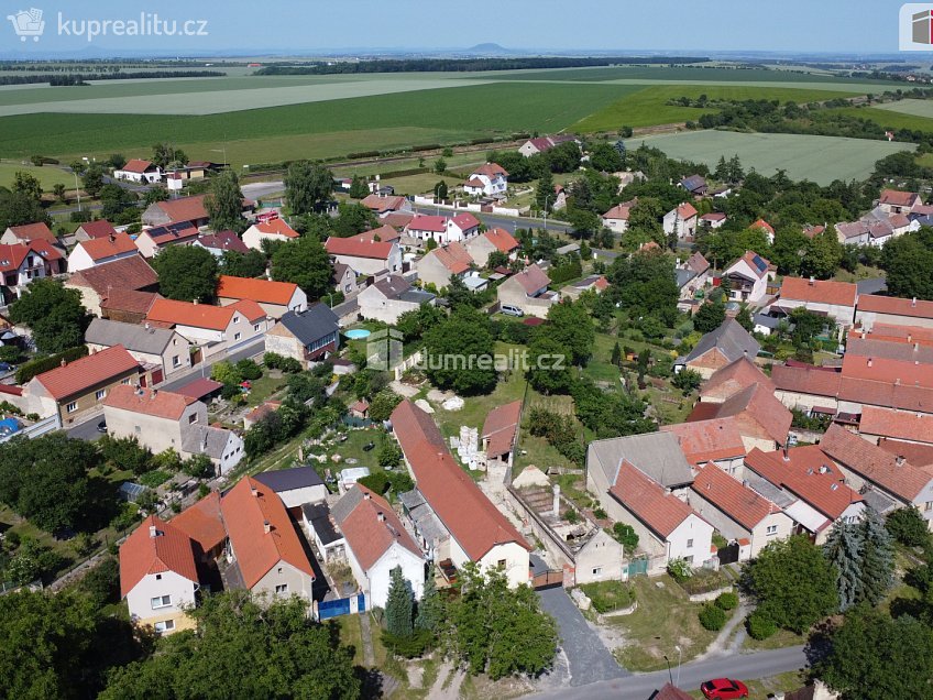 Prodej  rodinného domu 307 m^2 Na Karlově, Peruc 
