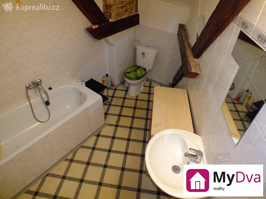 Pronájem bytu 3+1 92 m^2 Mariánské náměstí, Znojmo 