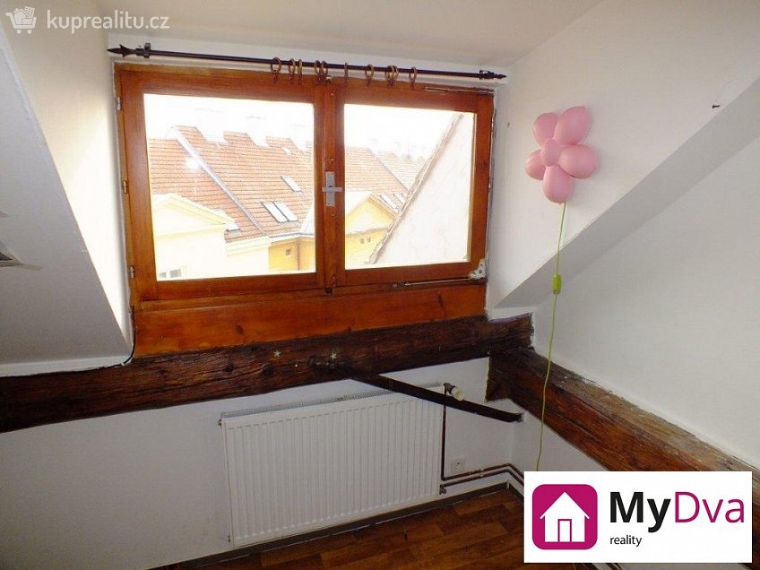 Pronájem bytu 3+1 92 m^2 Mariánské náměstí, Znojmo 