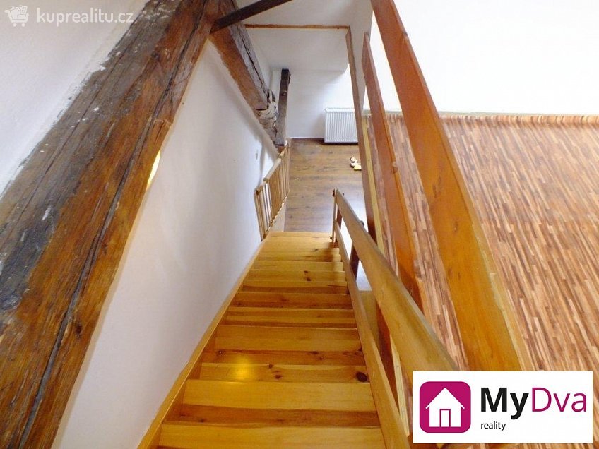 Pronájem bytu 3+1 92 m^2 Mariánské náměstí, Znojmo 