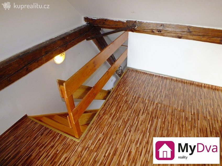 Pronájem bytu 3+1 92 m^2 Mariánské náměstí, Znojmo 