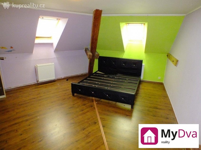Pronájem bytu 3+1 92 m^2 Mariánské náměstí, Znojmo 