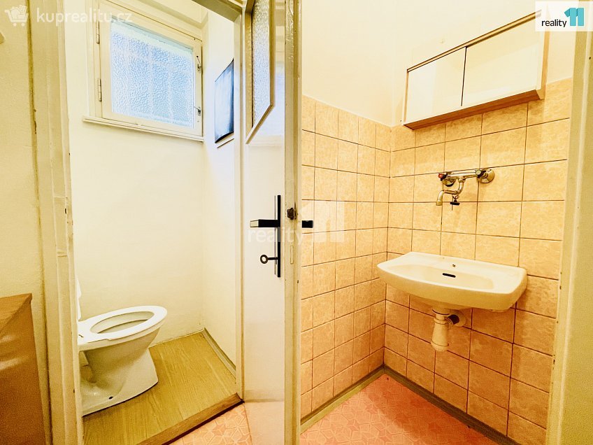Prodej  rodinného domu 140 m^2 Rybova, Praha 6 
