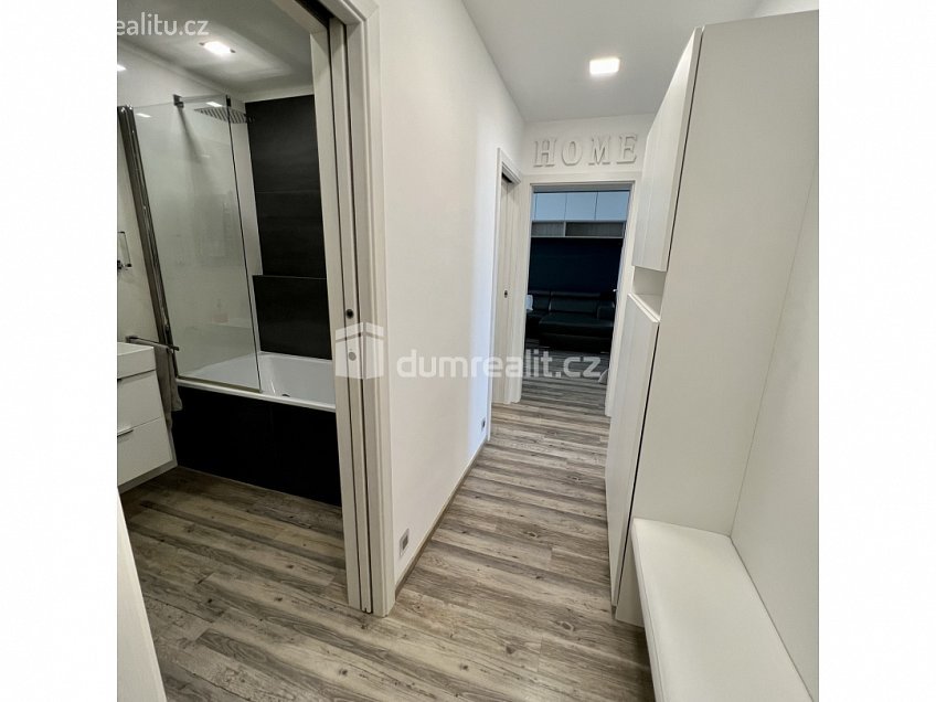 Pronájem bytu 3+1 68 m^2 Podlesí I, Zlín 