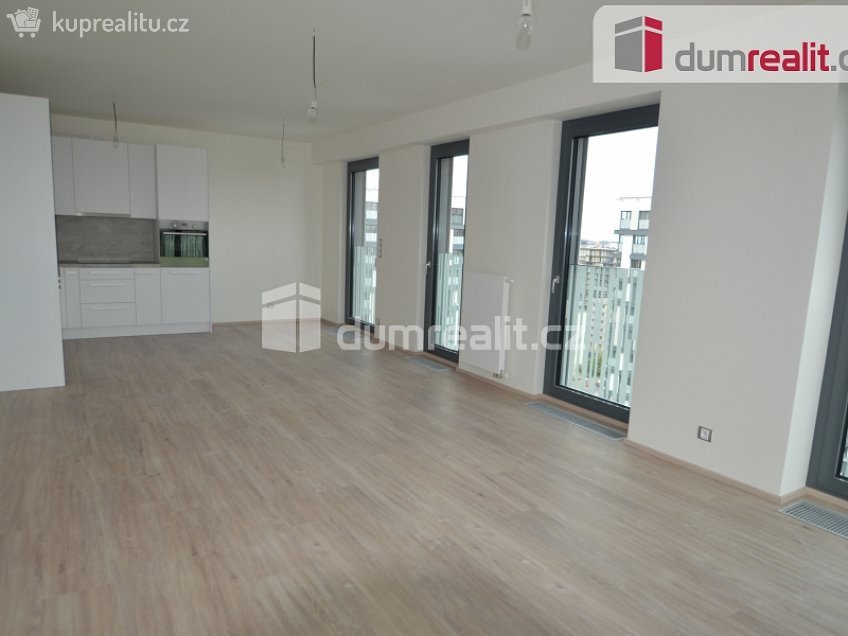 Pronájem bytu 2+kk 72 m^2 Olšanská, Praha 3 