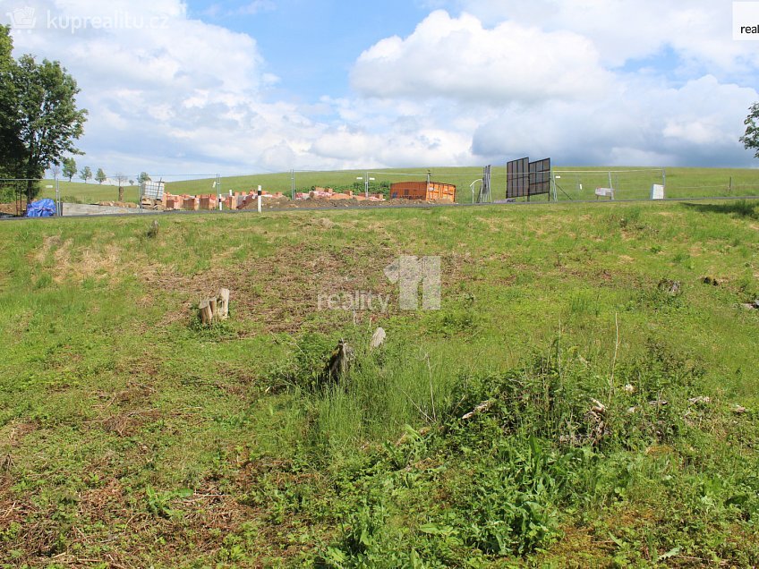 Prodej  stavebního pozemku 1611 m^2 Petrovice, Petrovice 