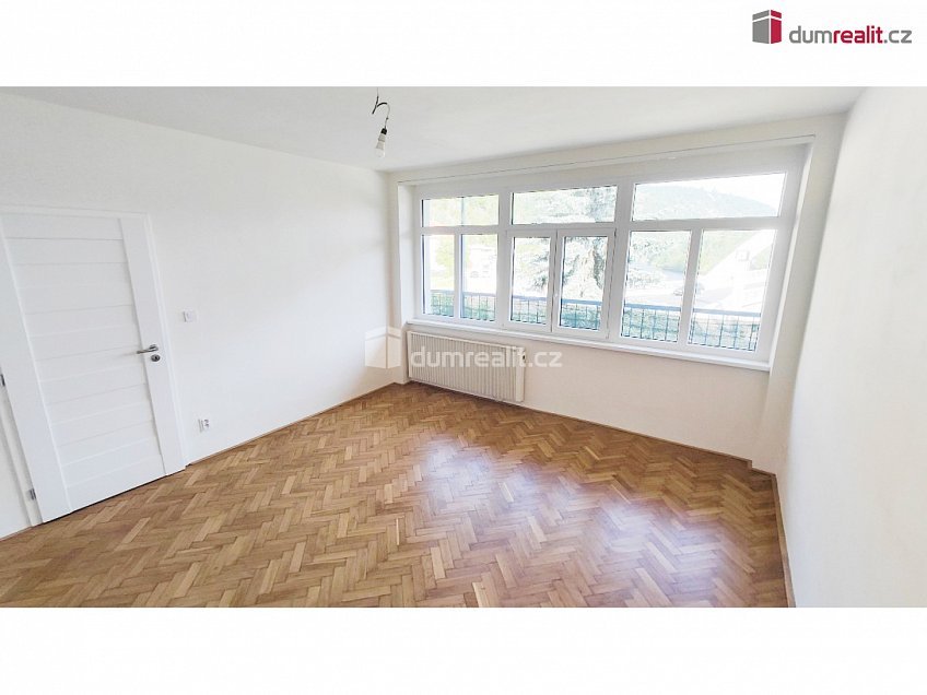 Pronájem bytu 2+kk 64 m^2 Hlavní, Štěchovice 
