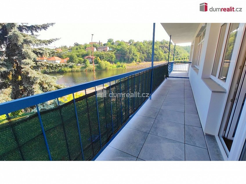 Pronájem bytu 2+kk 64 m^2 Hlavní, Štěchovice 