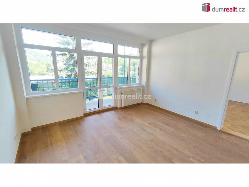 Pronájem bytu 2+kk 64 m^2 Hlavní, Štěchovice 