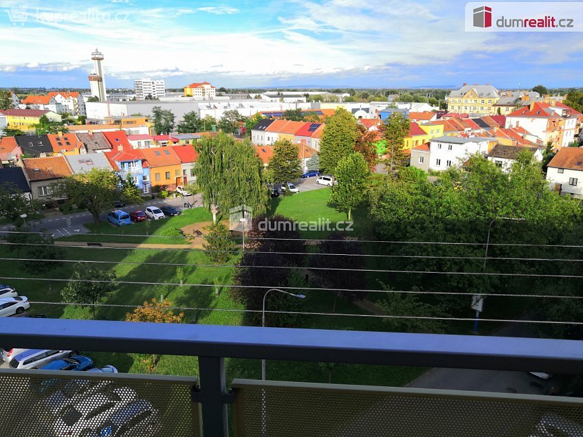 Pronájem bytu 1+1 34 m^2 sídl. Dukelských hrdinů, Břeclav 