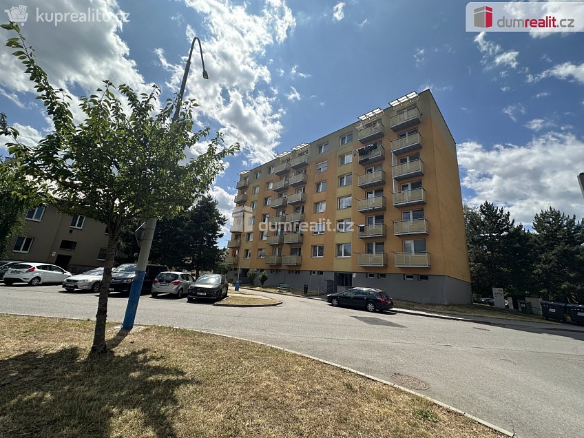 Pronájem bytu 1+1 34 m^2 sídl. Dukelských hrdinů, Břeclav 