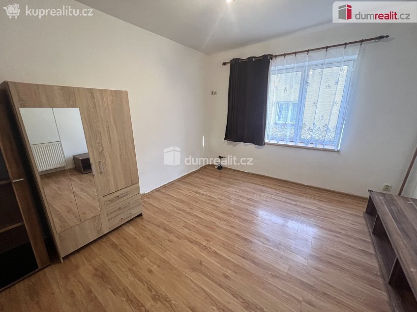 Pronájem bytu 1+kk 35 m^2 Školská, Kolín 