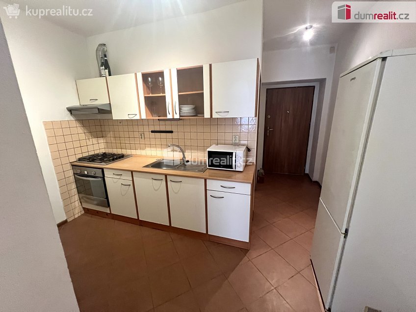 Pronájem bytu 1+kk 35 m^2 Školská, Kolín 