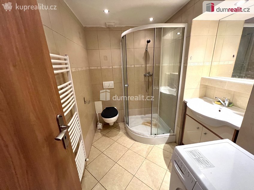 Pronájem bytu 1+kk 35 m^2 Školská, Kolín 
