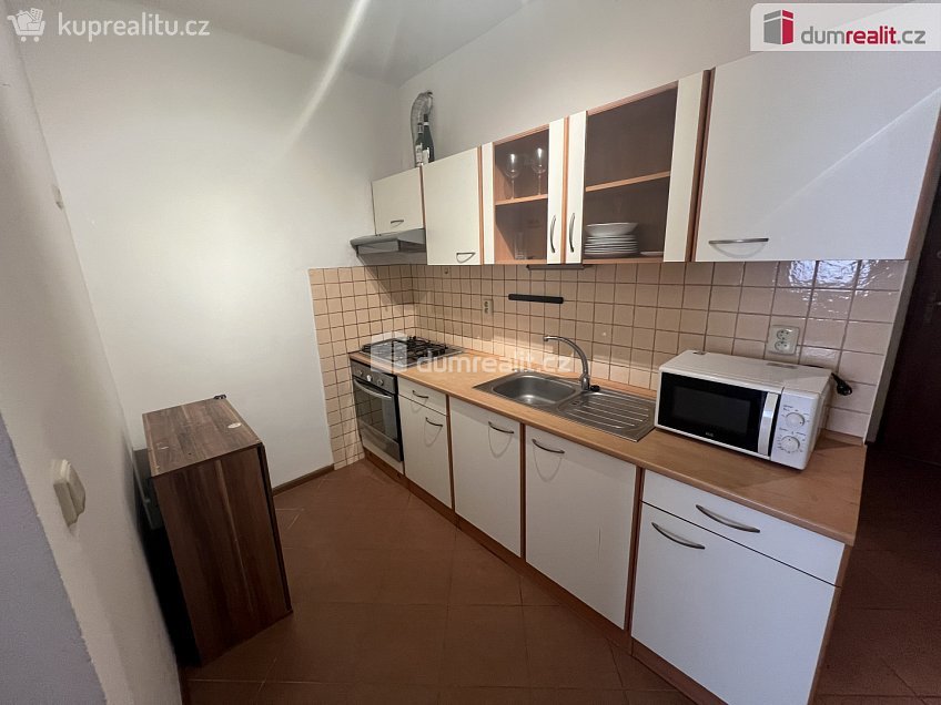 Pronájem bytu 1+kk 35 m^2 Školská, Kolín 