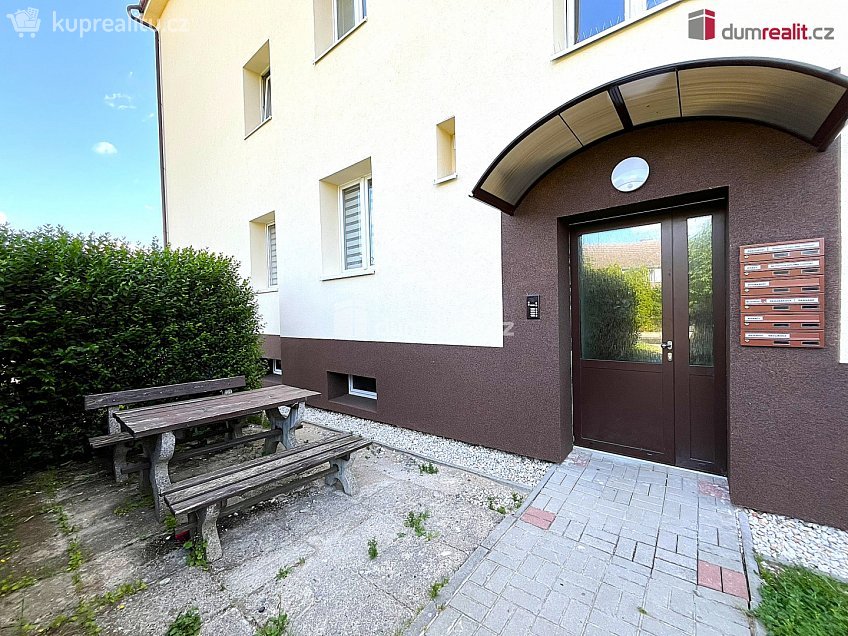 Prodej bytu 3+1 93 m^2 Sklářská, Březová 