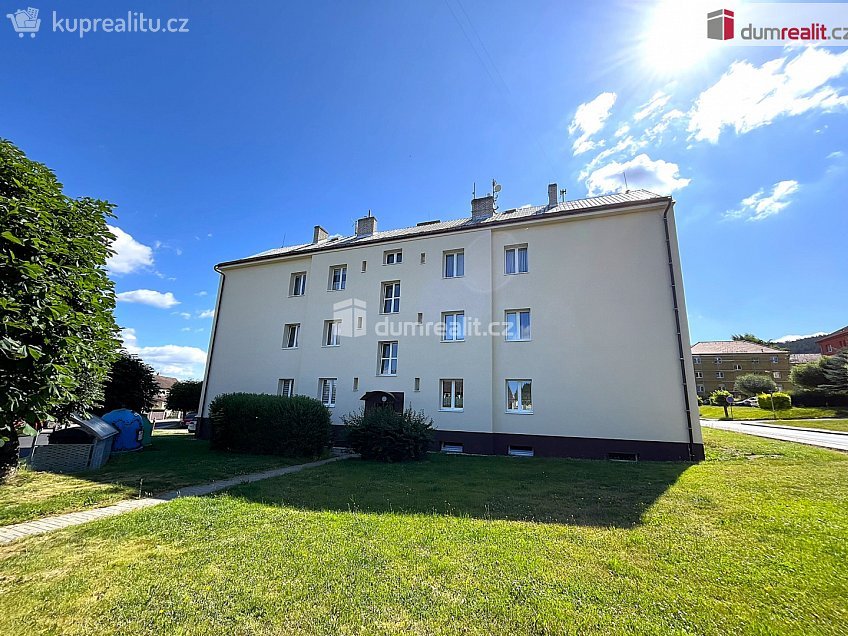 Prodej bytu 3+1 93 m^2 Sklářská, Březová 
