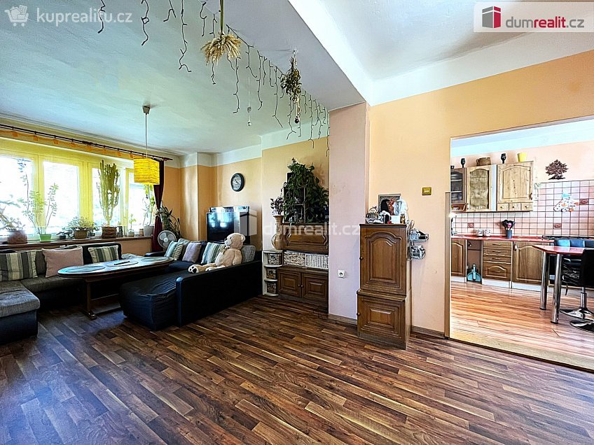 Prodej bytu 3+1 93 m^2 Sklářská, Březová 