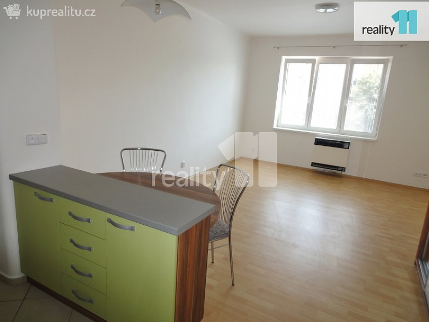 Pronájem bytu 1+kk 33 m^2 Habrmannovo náměstí, Plzeň 