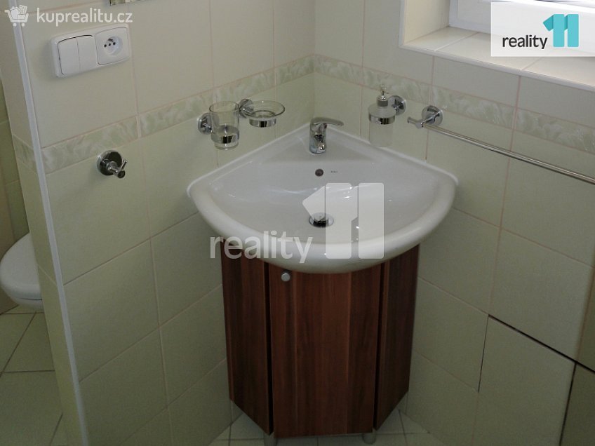 Pronájem bytu 1+kk 33 m^2 Habrmannovo náměstí, Plzeň 