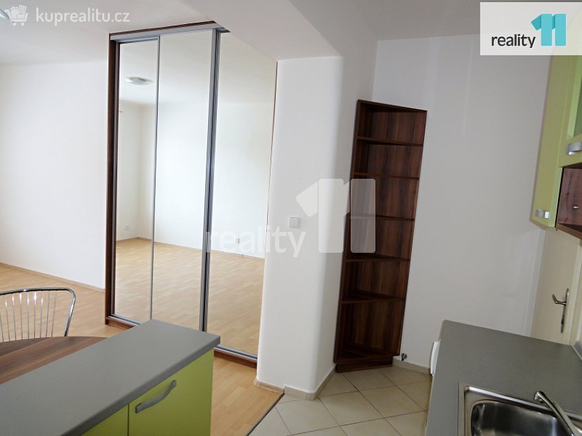 Pronájem bytu 1+kk 33 m^2 Habrmannovo náměstí, Plzeň 
