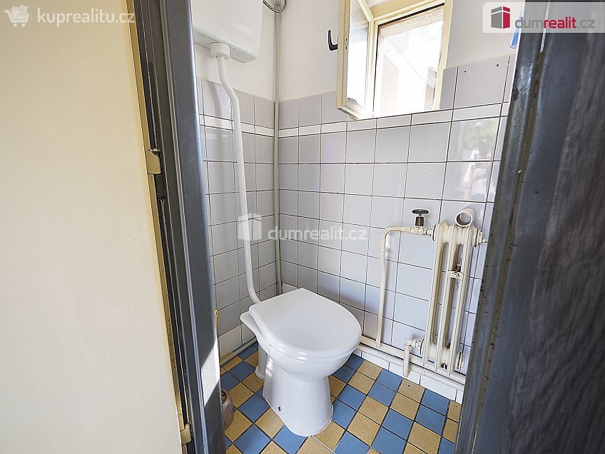 Prodej  rodinného domu 438 m^2 Děčany, Děčany 