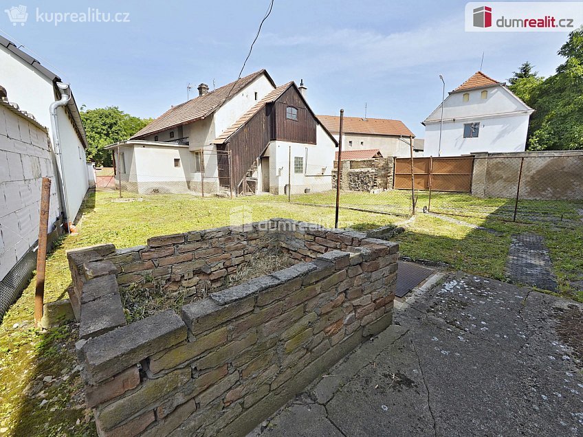 Prodej  rodinného domu 438 m^2 Děčany, Děčany 