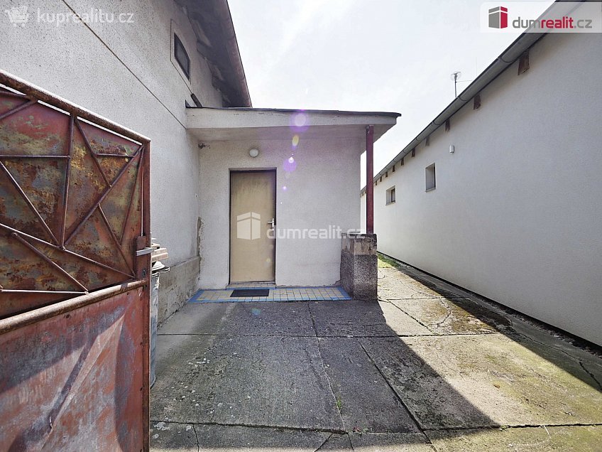 Prodej  rodinného domu 438 m^2 Děčany, Děčany 