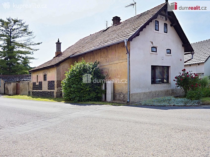 Prodej  rodinného domu 438 m^2 Děčany, Děčany 