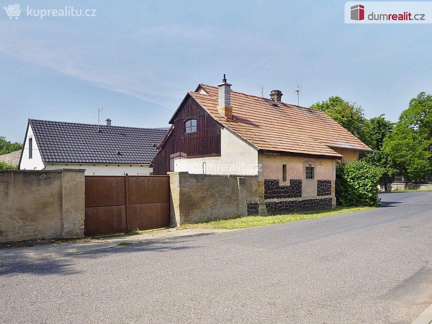 Prodej  rodinného domu 438 m^2 Děčany, Děčany 