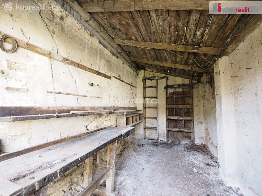 Prodej  usedlosti 95 m^2 Děčany, Děčany 