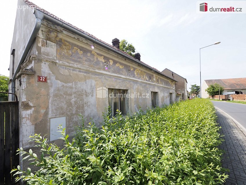 Prodej  usedlosti 95 m^2 Děčany, Děčany 