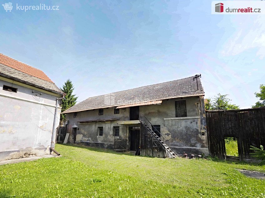 Prodej  usedlosti 95 m^2 Děčany, Děčany 