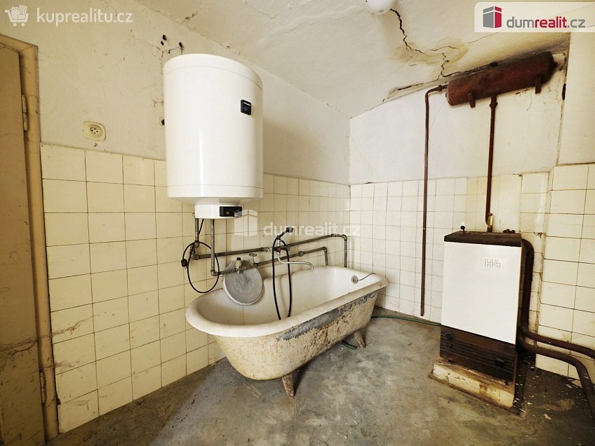 Prodej  usedlosti 95 m^2 Děčany, Děčany 