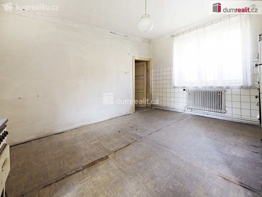 Prodej  usedlosti 95 m^2 Děčany, Děčany 