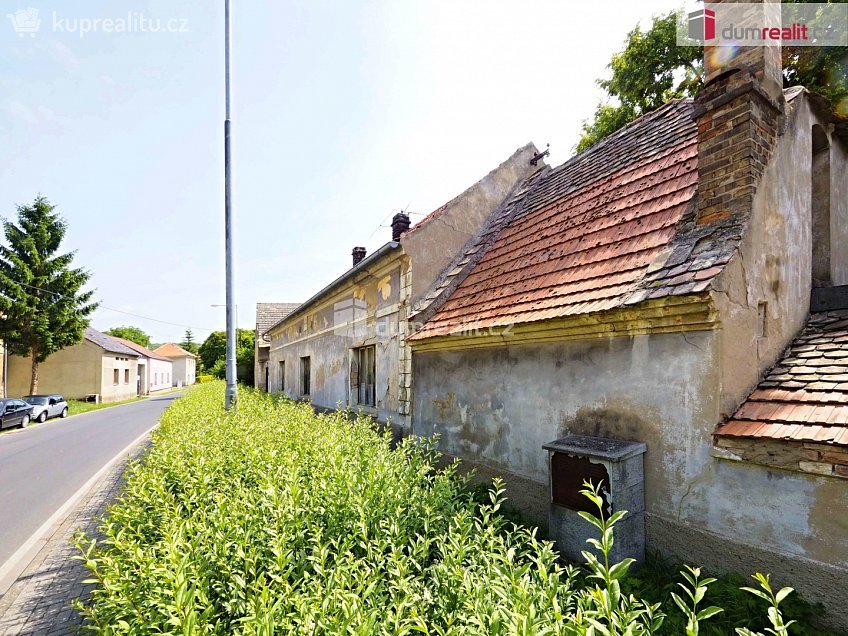 Prodej  usedlosti 95 m^2 Děčany, Děčany 