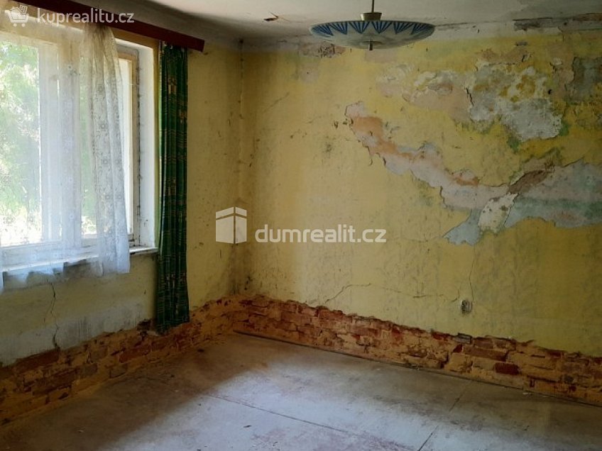 Prodej  rodinného domu 170 m^2 Hrabalka, Rovensko pod Troskami 