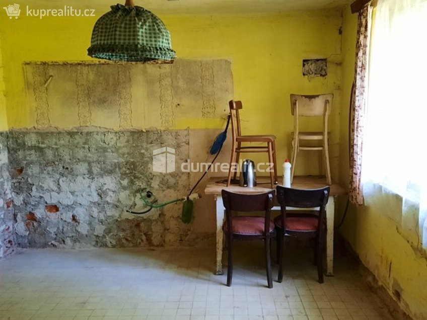 Prodej  rodinného domu 170 m^2 Hrabalka, Rovensko pod Troskami 