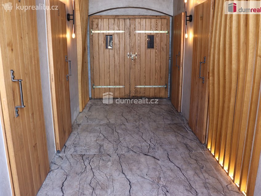 Prodej  garáže 165 m^2 U Venuše, Horní Věstonice 