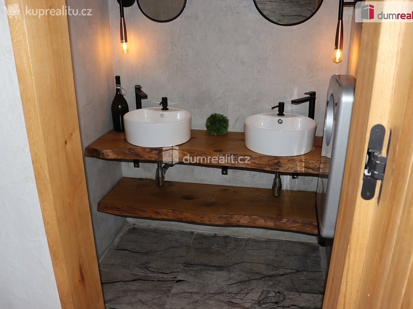 Prodej  garáže 165 m^2 U Venuše, Horní Věstonice 