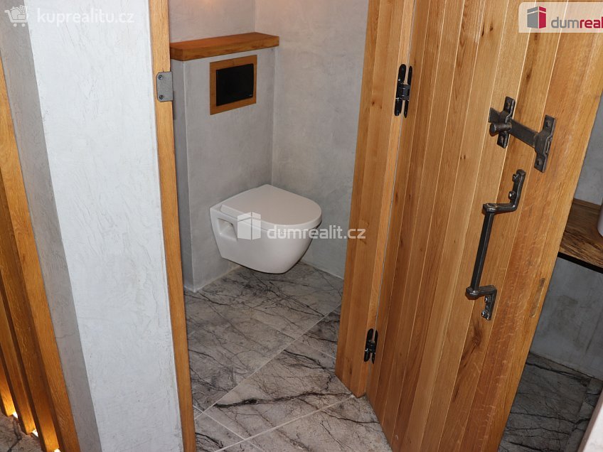 Prodej  garáže 165 m^2 U Venuše, Horní Věstonice 