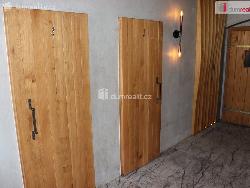Prodej  garáže 165 m^2 U Venuše, Horní Věstonice 