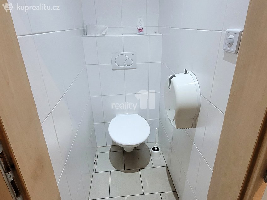 Pronájem  kanceláře 6832 m^2 Modletice, Modletice 