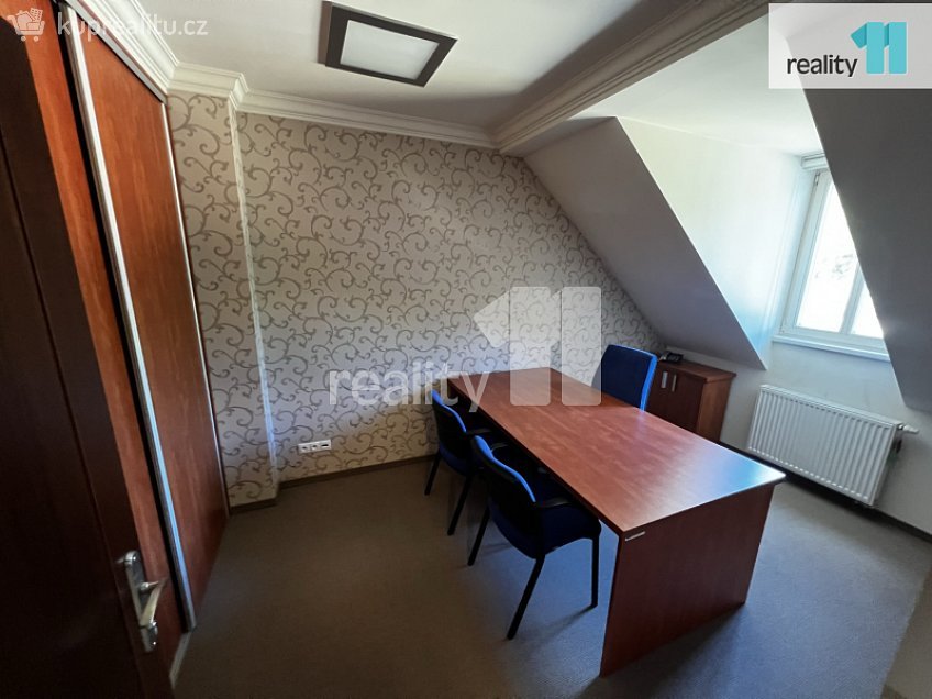 Pronájem  kanceláře 61 m^2 Chebská, Karlovy Vary 